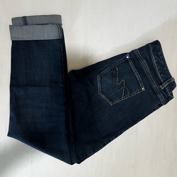 White House Black Market Denim - Blue jesn capri White House Black Market 4S